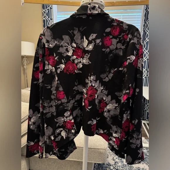 Torrid Black and Pink Floral Blazer - Picture 2 of 4